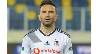 Gökhan Gönül ayağından ameliyat oldu