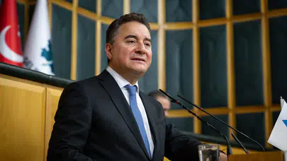Ali Babacan: Kredi kartı Geçim Aracı Haline Geldi