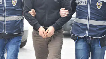 1 yaşındaki çocuğunun elinde sigara söndürüp eşine tecavüz eden adam gözaltına alındı