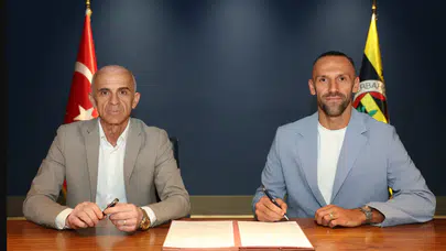 Fenerbahçe’den Transfer Bombası: Vedat Muriqi ile 3 Yıllık Sözleşme İmzalandı