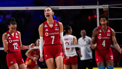 Filenin Sultanları yine Gururlandırdı: VNL'de Çin'i geçerek Finalde Brezilya'nın rakibi oldu