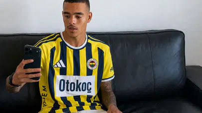 Fenerbahçe'den Yılın Transfer Bombası: Mason Greenwood Çubuklu Formayı Giydi!