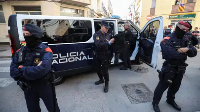 Katalan polisi: Barcelona saldırısının zanlısı çalıntı arabayla kaçtı