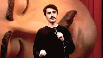 Özgür Özel, tutuklu komedyen Deniz Göktaş'ı cezaevinde ziyaret etti