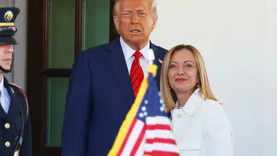 Trump’tan Meloni paylaşımı: “Fotoğraf” tartışması sonrası yeni kriz