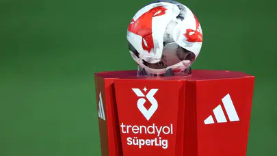 Süper Lig fikstürü açıklandı: Galatasaray-Fenerbahçe derbisi için beklenen hafta belli oldu