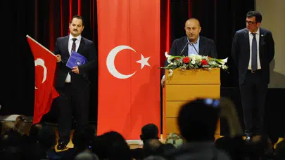 Fransa'da Çavuşoğlu tepkisi: Çırak diktatör...