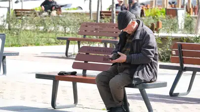 Milyonca Emekliye Kötü Haber: Zam Beklerken Kesinti Geldi, Maaş ve Gelirden Kesilecek!