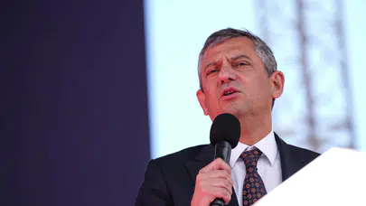 Özgür Özel'den Filenin Sultanları'na kutlama: 86 milyonun gururu oldunuz!