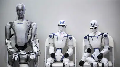 Çinli Unitree’den yüksek hızlı insansı robot: 2 metre zıplayabiliyor