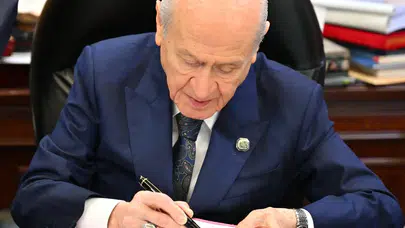 Devlet Bahçeli, "Çerçeve Yasa" teklifine imza attı; TBMM'ye sunulması bekleniyor