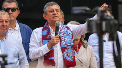 Özgür Özel Trabzon'da fındık üreticilerinin sorunlarına dikkat çekti