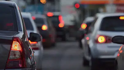 Genç oyuncuya trafikte yumruklu saldırı