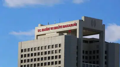 Hazine Müsteşarlığı'na 'FETÖ' operasyonu