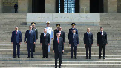 YAŞ üyeleri, Erdoğan başkanlığında Anıtkabir'i ziyaret etti
