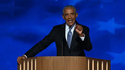 Obama siyasete dönüyor: Vali mi olacak?