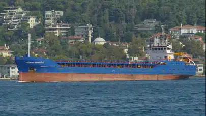 İstanbul'da ticari gemi çarpıştı, 10 mürettebatla irtibat kurulamadı!