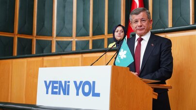 Davutoğlu’ndan Sert Sözler: “Kıbrıs’taki Batak, Devletin Aynadaki Aksidir”