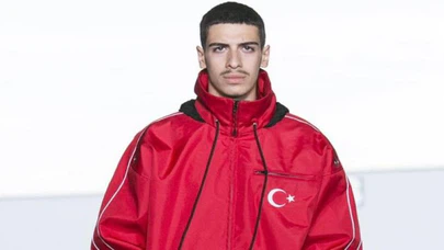 Vetements'ten Türk bayrağı ve kösele ayakkabılı defile