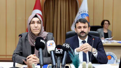 Mersin Akdeniz Belediye Başkanı kim?