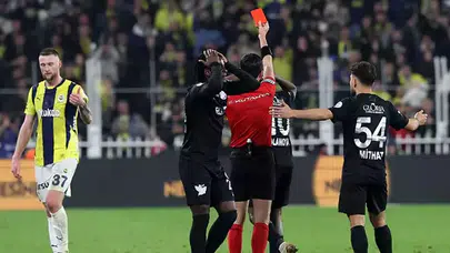Fenerbahçe Çaykur Rizespor'u 3-2 yenerek kazandı