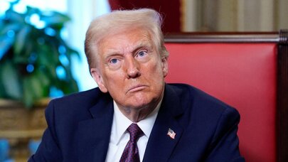 Trump’ın Tarifeleri Küresel Piyasaları Sarstı: Altın Rekor Kırdı, Borsalar Çakıldı