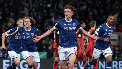 Bayer Leverkusen Almanya DFB Kupası yarı final maçında 3. lig takımı Bielefeld'e elendi