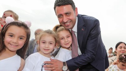 Başkan İrfan Önal: “23 Nisan’ı Bayraklı’da Unutulmaz Bir Bayrama Dönüştürüyoruz”