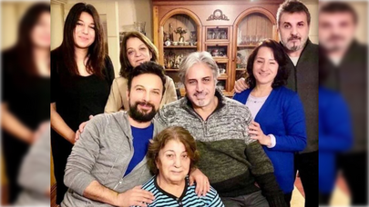Gözyaşlarıyla Uğurladı: Tarkan Annesinin Tabutunu Omzunda Taşıdı