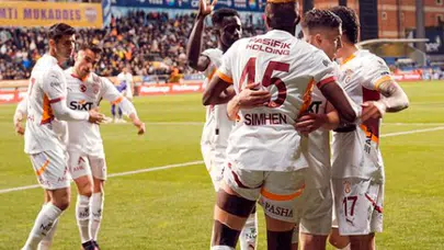 Eyüpspor'u 5-1 yenen Galatasaray, Fenerbahçe ile puan farkını 5'e çıkardı