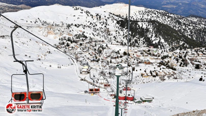 Saklıkent’te 7’den 70’e kar sevinci