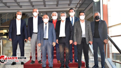 Oğuz Kaan Salıcı Antalya’da “Her an seçim olacakmışçasına hazırlanacağız”