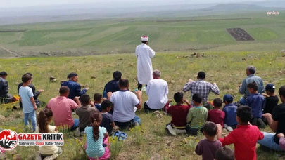 Kars’ta köylüler, yağmur duasına çıktı