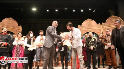 Adana Büyükşehir Belediyesi Şehir Tiyatrosu’ndan muhteşem performans