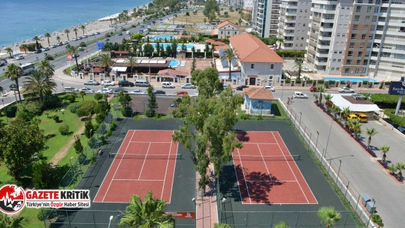 Konyaaltı Belediyesi’nden ücretsiz tenis kortu