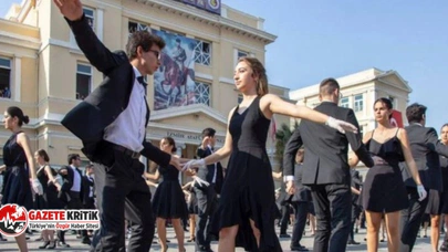 İzmir Atatürk Lisesi'nin geleneksel vals gösterisi baskılar nedeniyle iptal edildi