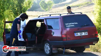 Otomobilde bulunan cesetlerin sırrı araştırılıyor