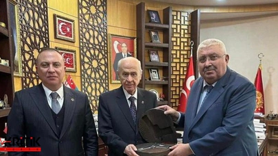 MHP'den Özgür Özel'in yumuşama mesajı sonrası paylaşım:Yiğidin bir bakışı korkağın pusatından daha keskindir
