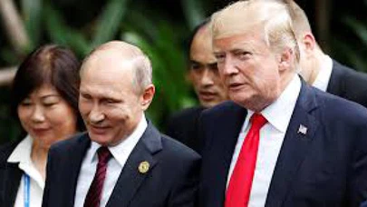 Putin ve Trump'ın otomobilleri de kapıştı