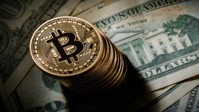 Bitcoin iki ay sonra 8,000 doların üzerinde