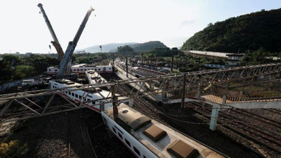 Tren faciasında ölü sayısı artıyor… Kaza anı saniye saniye kamerada