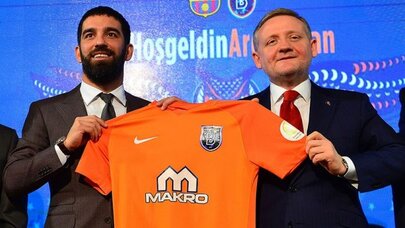 Ve Arda Turan Başakşehir ile imzaladı