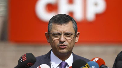 Özgür Özel'den Hulusi Akar'a: Atanmış savunma teknisyeni CHP'ye parmak sallıyor, sana o parmağı sallatmazlar