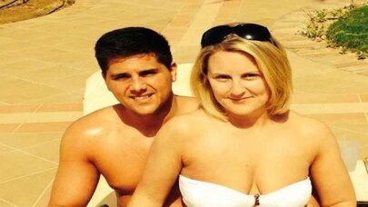 Eşini kaybeden kadın eski düğün fotoğrafına bakınca şoke eden gerçekle karşılaştı