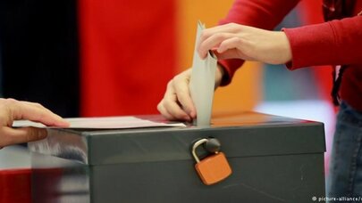 Türkler, Almanya seçimleri için bildiğini okuyorlar!