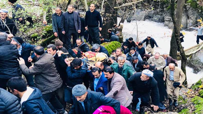 Piknikte kayalıklardan düşüp öldü