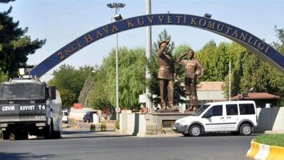 Askeri üssün içindeki banka soyuldu