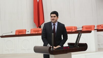 CHP'li Adıgüzel: 'İmam Hatip'e Dönüştürülen Okullardaki Öğrencileri Mağdur Etmeyin!'