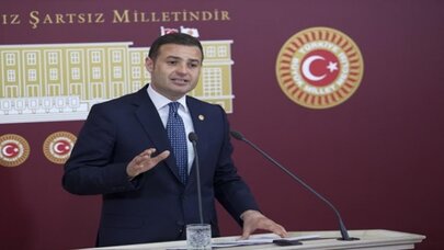 CHP'Lİ AKIN, BALIKESİR'DE SAĞLIK PERSONELİNE UYGULANAN ANKETE TEPKİ GÖSTERDİ
