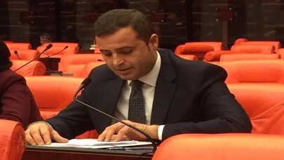 CHP'Lİ AKIN:' BALIKESİRLİLİLERİ BEZDİREN PARKOMAT UYGULAMASINA SON VERİLMELİDİR'